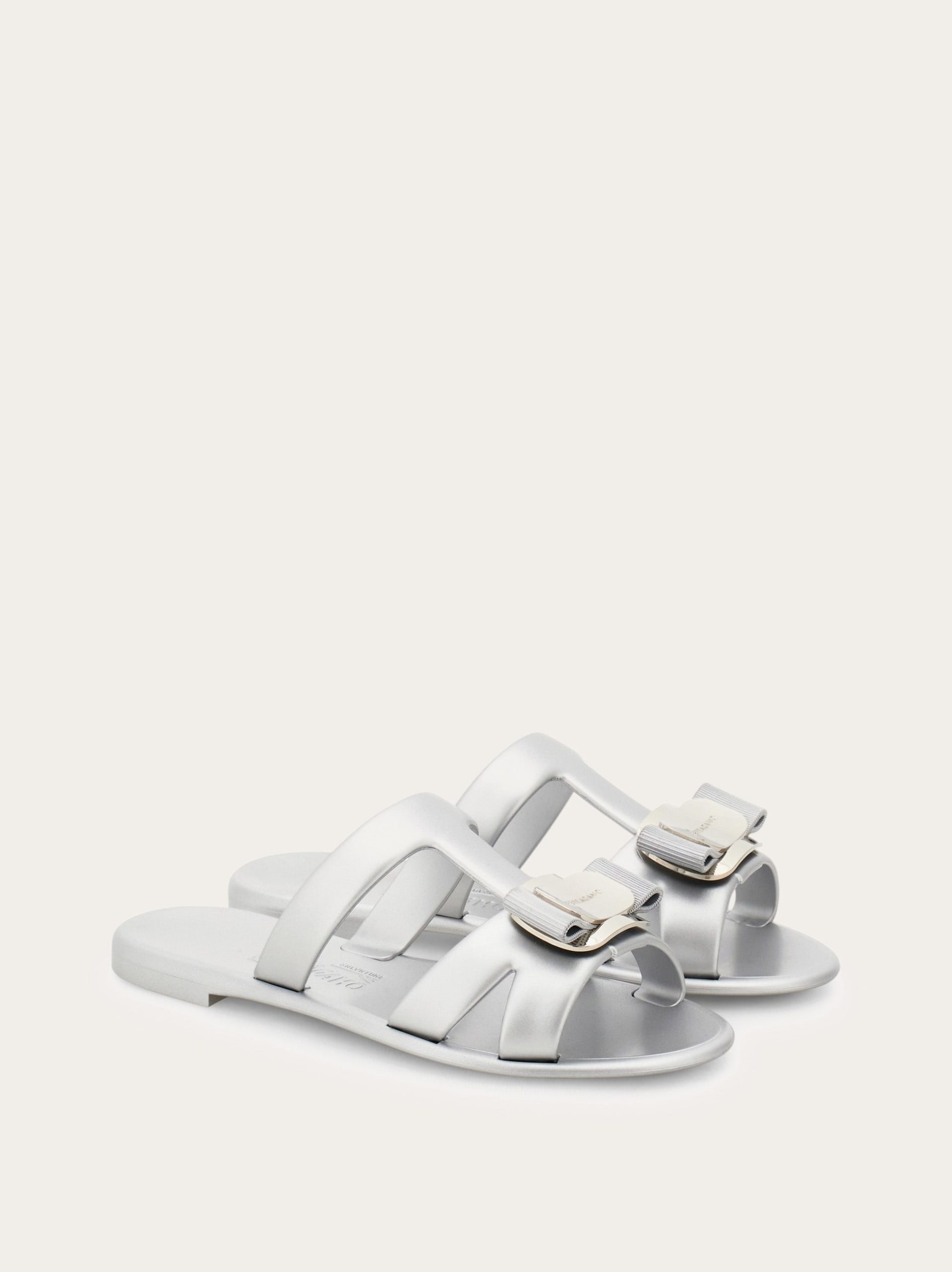 Ferragamo New Vara plate strappy slide - Image 4